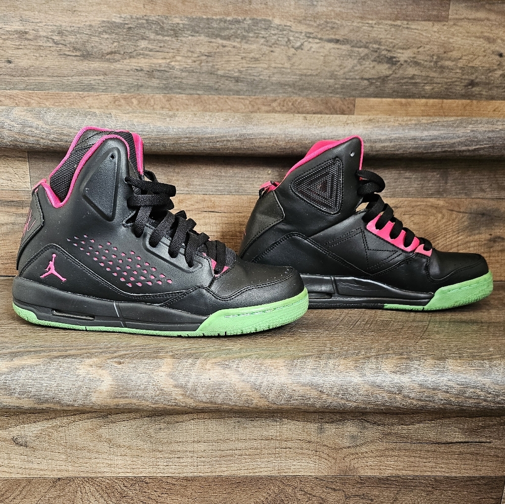Nike Air Jordan SC-3 (GS) 630611-038 Black/Vivid Pink/LCD Green